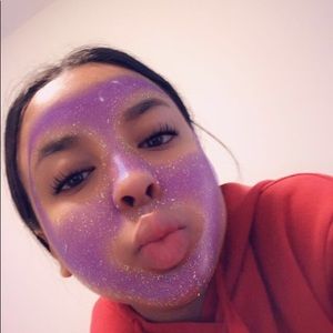 Meet your Posher, Amyra